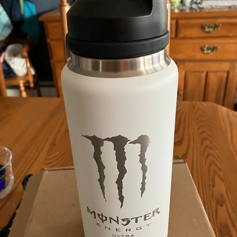 New YETI 36 oz. Water Bottle